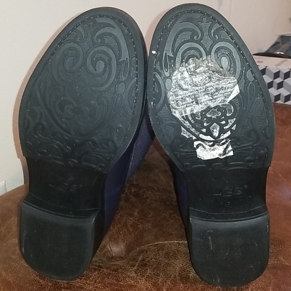 UGG Reignfall Waterproof Rain Boots - Picture 11 of 11